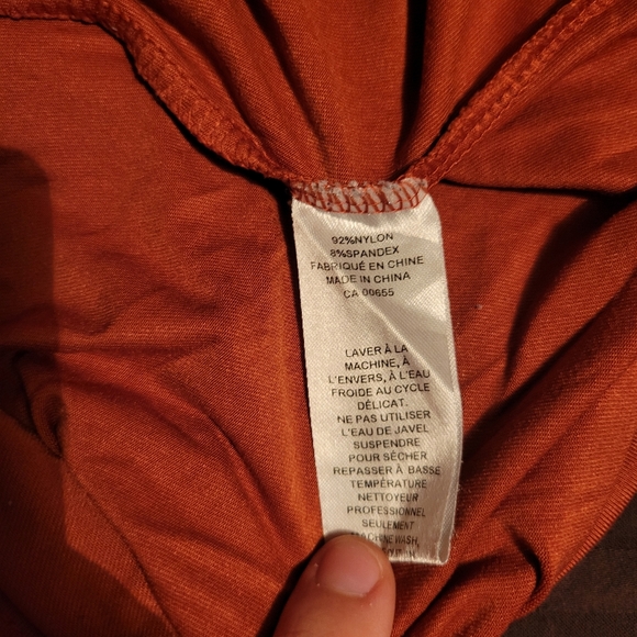 ✨️3 for 15✨️Lace detail satin tank top -Size Medium - Picture 6 of 7